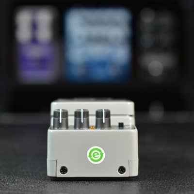 Behringer UO300 3-Mode Octaver Effects Pedal 2010s - Standard image 4