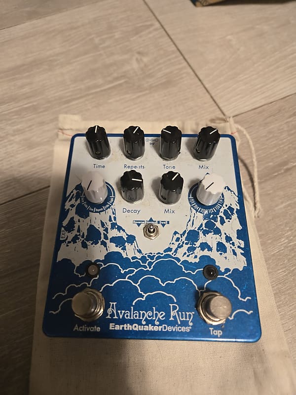 EarthQuaker Devices Avalanche Run Stereo Reverb & Delay with Tap Tempo V2
