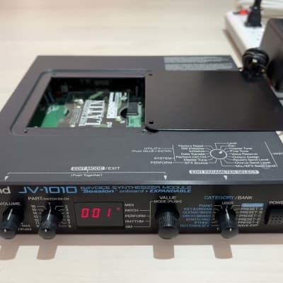 Roland JV-1010 64-Voice Synthesizer Module | Reverb