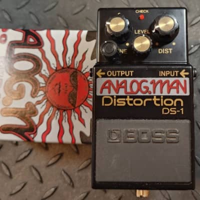 Boss DS-1 Distortion 1979 Japan s/n 7900, with Toshiba TA7136AP op