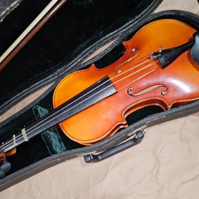 Suzuki model 220 sized 4/4 violin with case/bow, Japan 1993