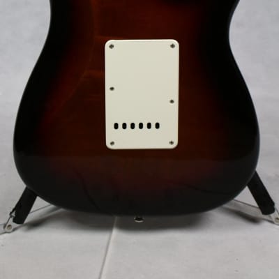 Fender Squier Classic Vibe '60s Stratocaster Left Handed Laurel Fingerboard 3-Color Sunburst image 6