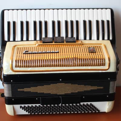 Vintage Camerano Made in Italy Piano Accordion image 2