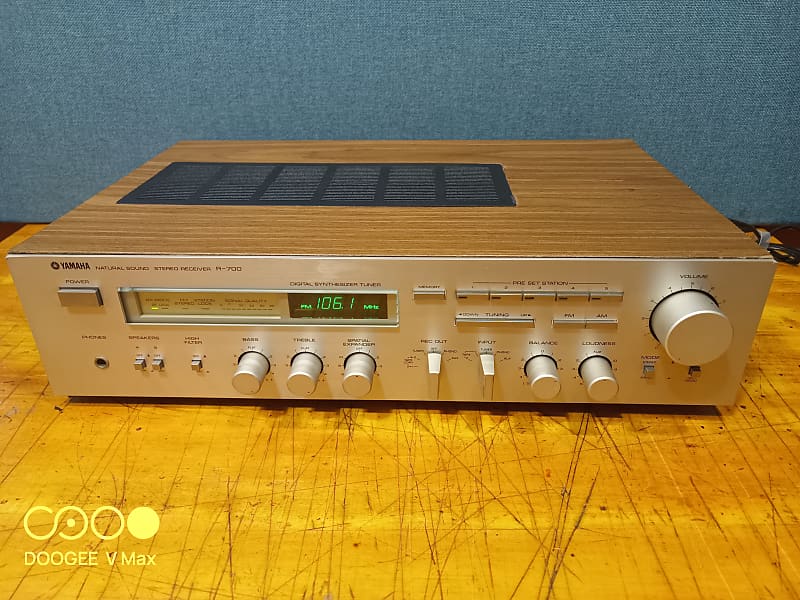 Yamaha R 700 1981 - Silver face walnut veneer  			