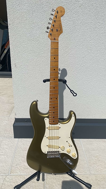 Fender Japan ST57-77LS 1991/1992 - Metal Gold | Reverb Canada