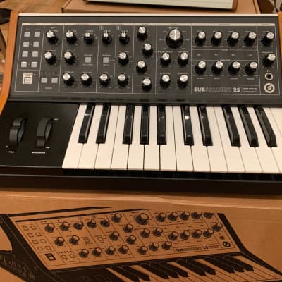 Moog Subsequent 25 Analog Synth