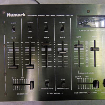 DJ機材 Numark DM1700T STEREO PRE-AMP Numark DM1700T Stereo Preamp Control Center (see Description
