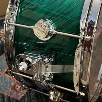 DW Collector's Series Oak Twisted Green Satin  6.5x14" Snare Drum image 3
