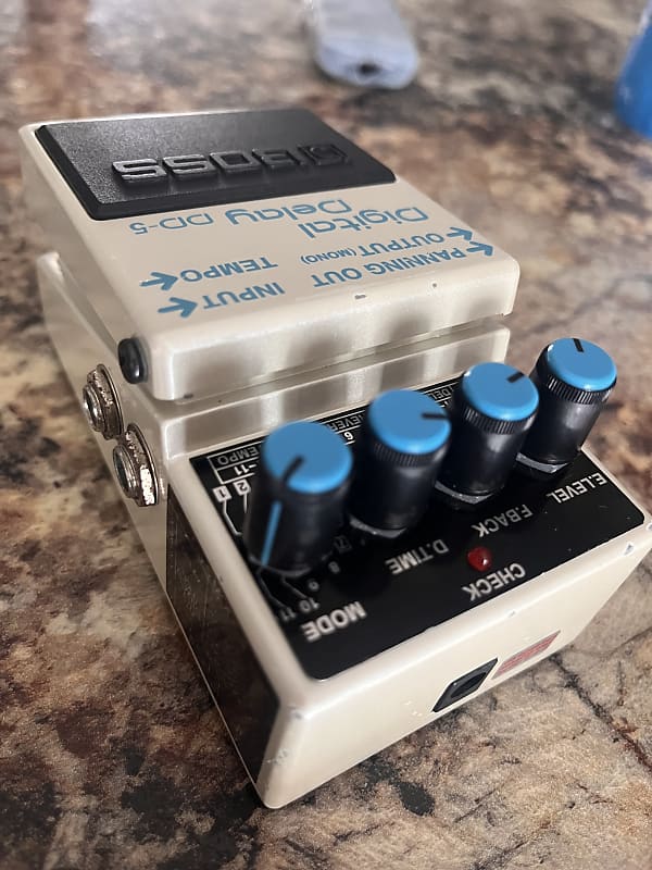 Boss DD-5 Digital Delay | Reverb Canada