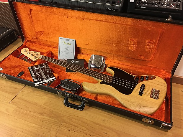 Fender jazz outlet bass masterbuilt