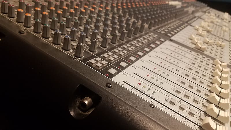 Mackie Onyx 80 Series (40 Channel Mixer) | Reverb Mackie Onyx 80 Series (40 Channel Mixer) | Reverb