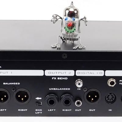 Fractal Audio Axe-FX Ultra | Reverb Canada Fractal Audio Axe-FX Ultra | Reverb Canada