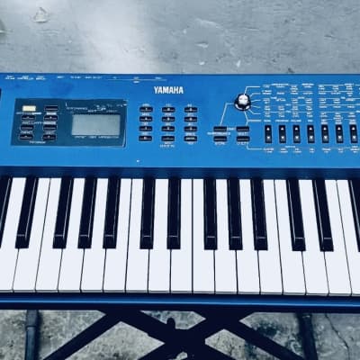 Yamaha CS1x Control Synthesizer 1996 - Blue