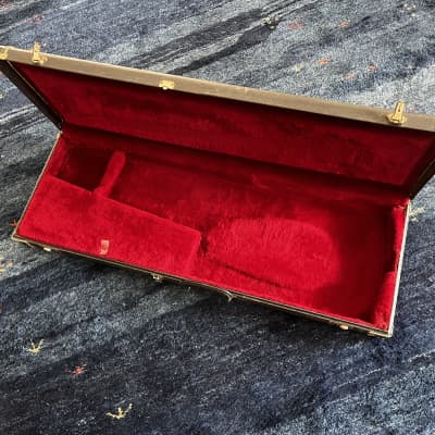 vintage guitar case strat/tele image 9