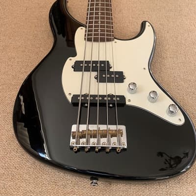 Fret-King  Perception 5-String Bass Black with white scratch plate image 13