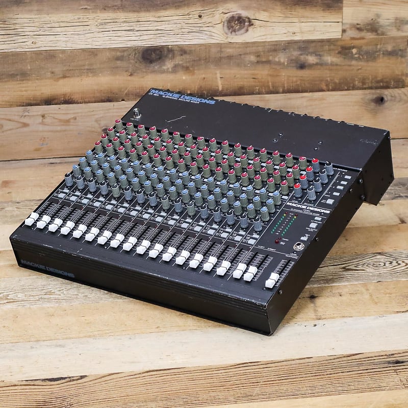 Mackie CR1604 16-Channel Mic / Line Mixer