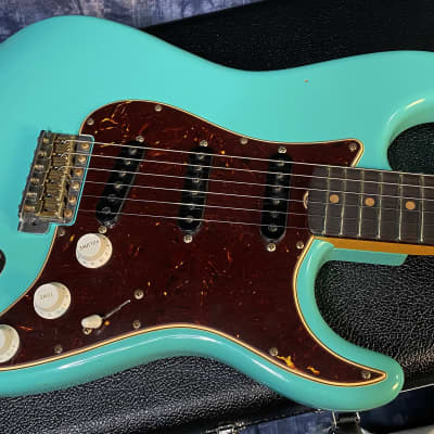 お得な情報満載 2024 ! NEW Fender Bizarre Stratocaster 62 ' Shop Custom その他