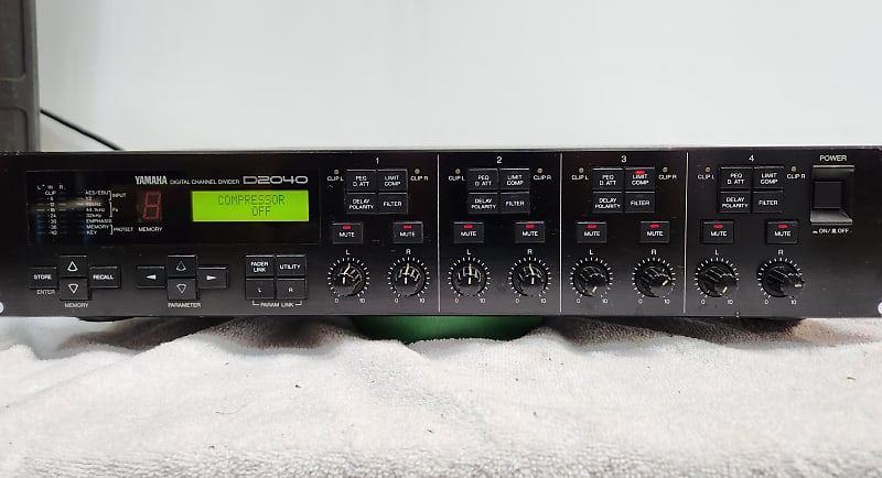 YAMAHA D2040 Digital Crossover/System Controller ,2 Inputs & | Reverb