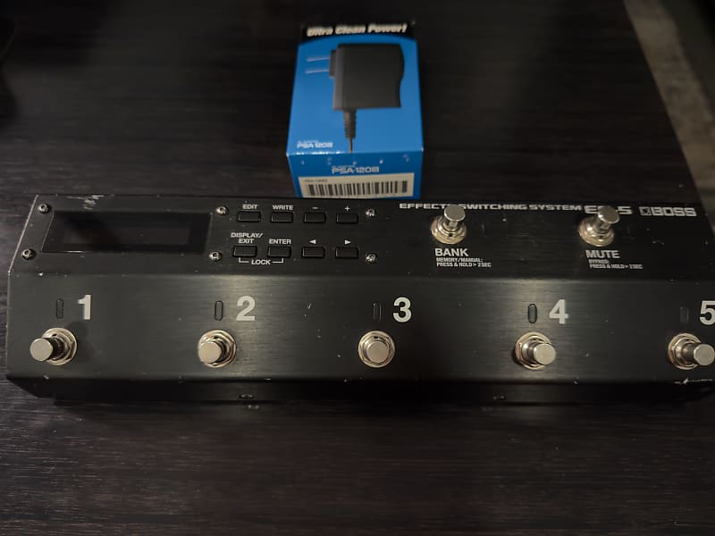 Boss ES-5 Effects Switching System