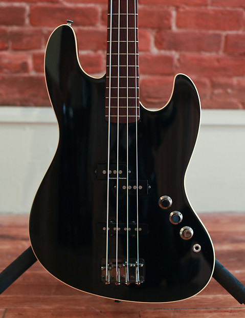 Fender Aerodyne Jazz Bass Crafted in Japan 2002-04