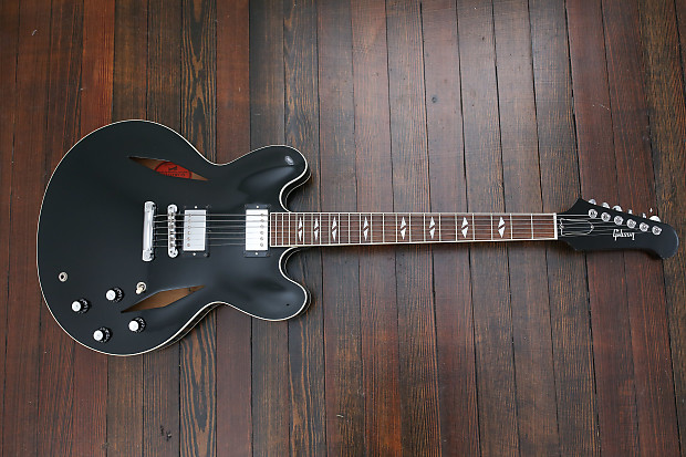 Dave grohl black acoustic guitar deals