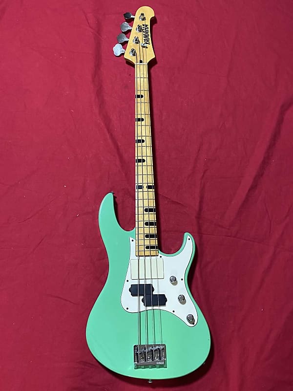 ベース YAMAHA Attitude Special Billy Sheehan AbRV2EhrCQqGM9AsbMPj8E.jpg