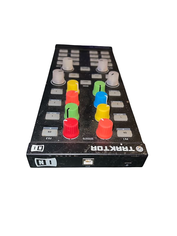 Amazon.com: Native Instruments Traktor Kontrol X1 MkII DJ