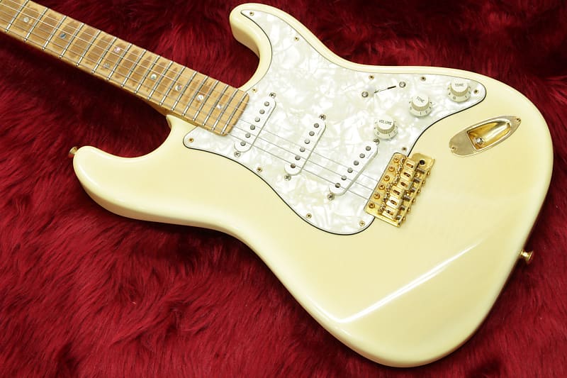 Fender Japan STR 135 RK(Richie Kotzen)