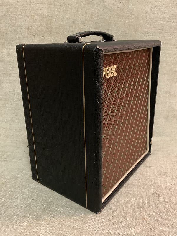 Vox T-15 Bass Amp 2003-2004 Black Tolex Small Combo Amplifier 8” Speaker 15  Watts Rare