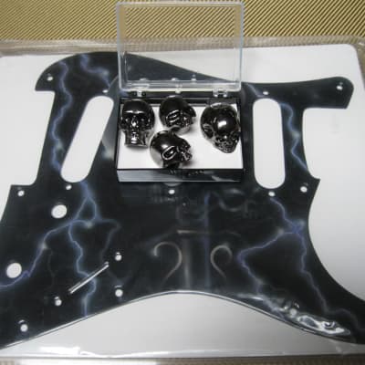 Q-Parts Skull Yard Strat Pick Guard image 1