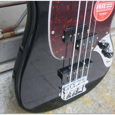 Fender FENDER "Mustang Bass Special Edition PJ Maple Neck Black" image 10