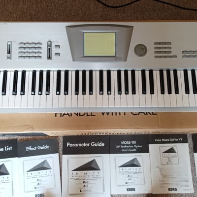 Korg Trinity V3 Pro MOSS-TRI 76-Key