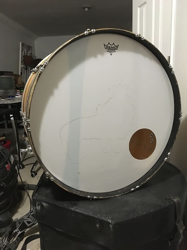 Ludwig Bass drum 70s Gold sparkle image 1