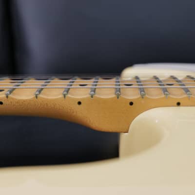 Fender Yngwie Malmsteen Artist Series Signature Stratocaster with Maple Fretboard 2007 - Present - Vintage White image 11