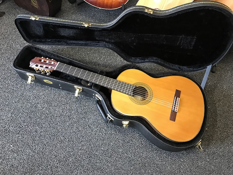 Yamaha CG171C classic guitar made in Taiwan in ( cedar & rosewood )  excellent with hard case & key | Reverb