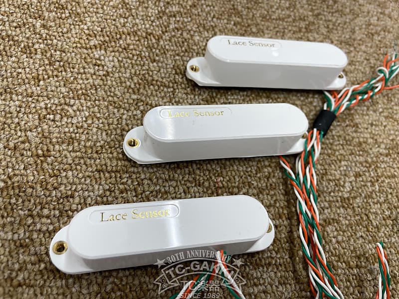 2010's Lace Sensor Gold 3 pack white cover | Reverb Canada