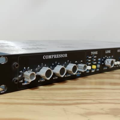 API 2500 Stereo Bus Compressor 2000 - 2019 (Full extended Warranty / Boxed) image 2