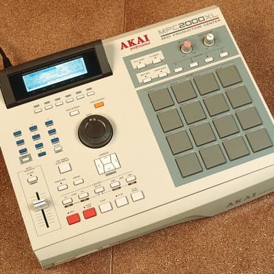 Akai MPC2000XL