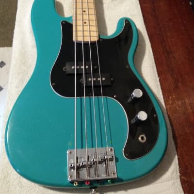 Short Scale P Bass - Teal image 12