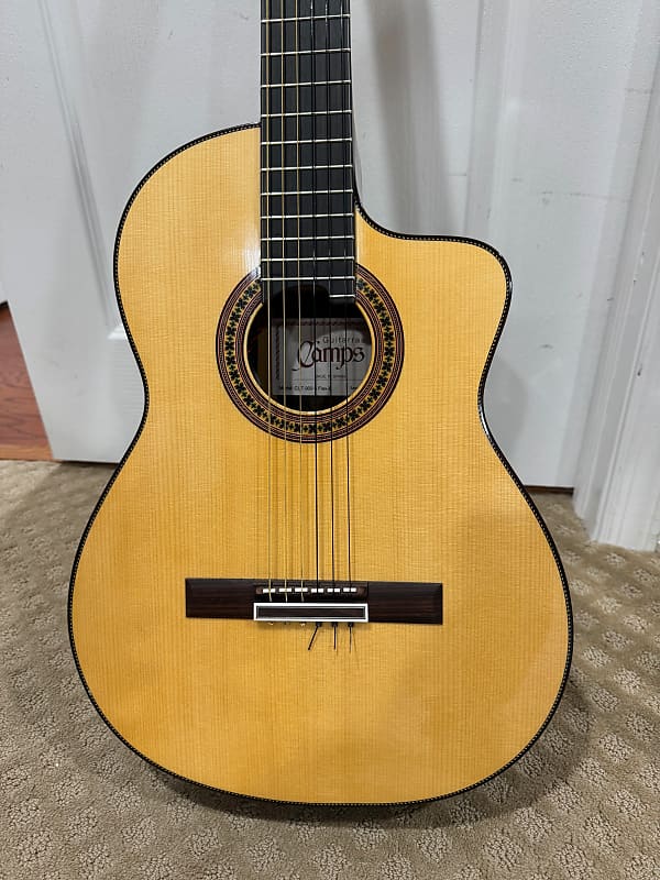 Camps classical store guitar