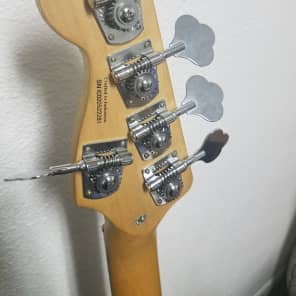 Squier Standard Series 5 String Percision P Bass Five V By Fender Shoreline Gold Clean! imagen 5