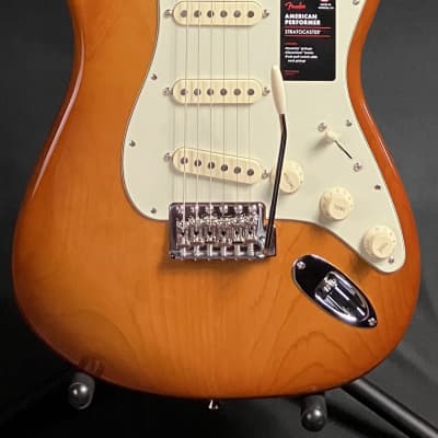 Fender American Performer Stratocaster Electric Guitar Honey Burst Finish w/ Gig Bag