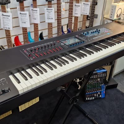 Roland Fantom 8 Workstation Synthesizer