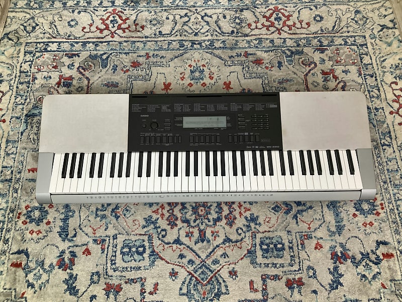 Used Casio WK-220 Keyboard 76-key | Reverb