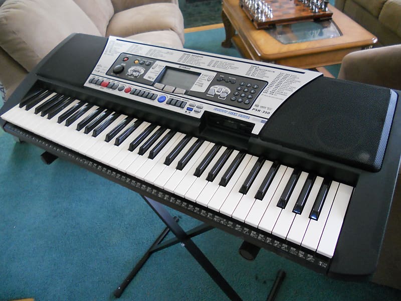 ヤマハ PSR-350 電子ピアノ Yamaha PSR-350 keyboard with disk drive - YouTube
