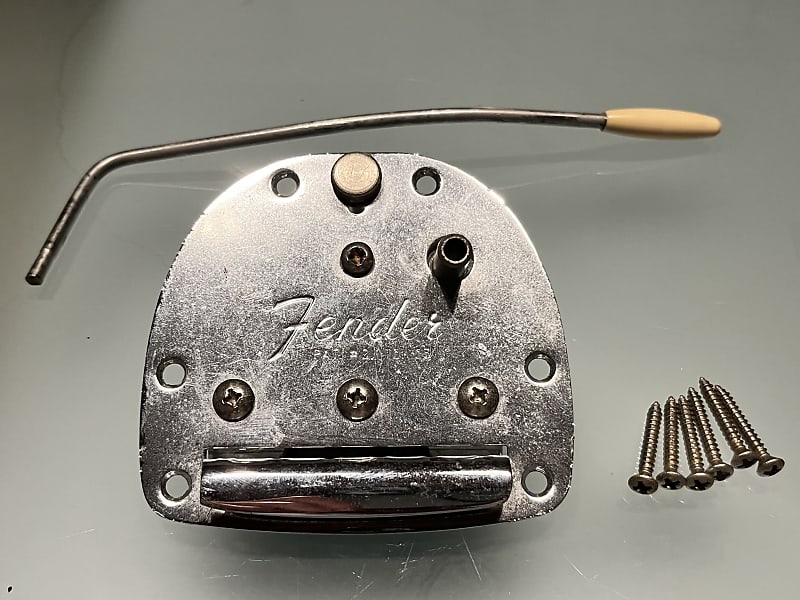 Fender Vibrato Tremolo 1982 jazzmaster 65 Reissue - Jaguar image 1