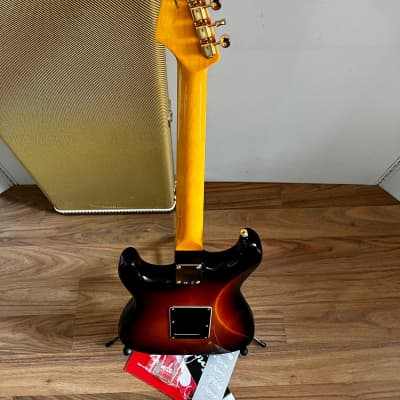 Fender Stratocaster Steve Ray Vaughan  2017 Sunburst image 4