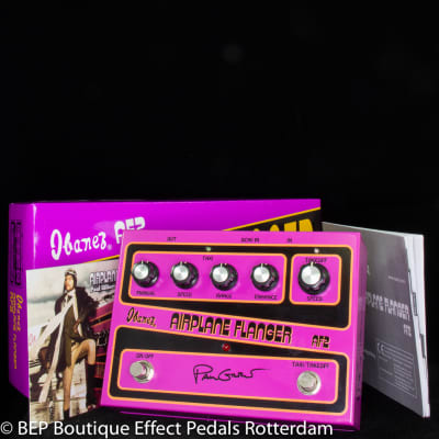 Real autograph besides printed signature Ibanez AF2 Paul Gilbert Airplane Flanger 2009 image 2
