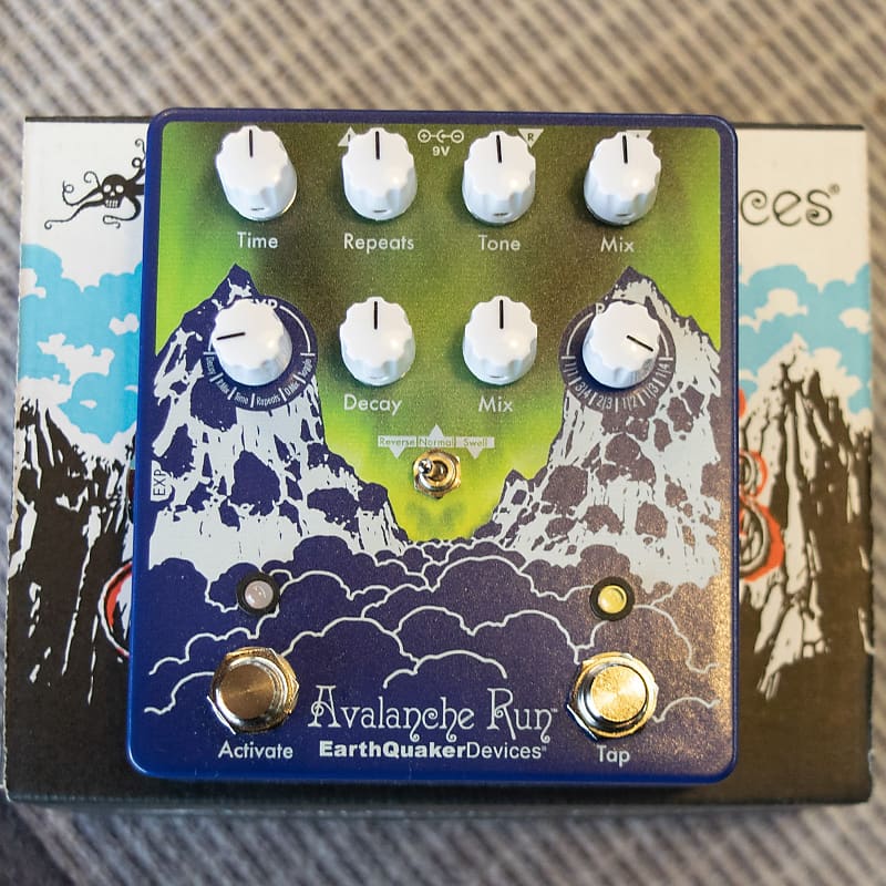 EarthQuaker Devices Avalanche Run V2 Custom Reverb