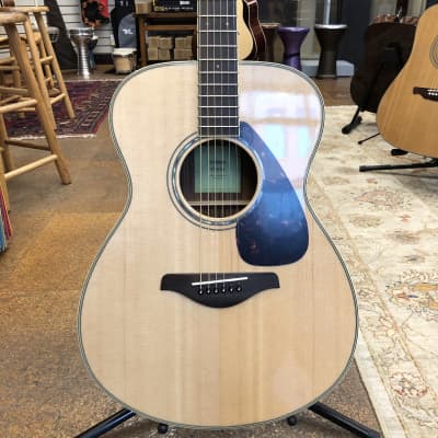 Yamaha FS830 Small Body Acoustic Guitar, Natural